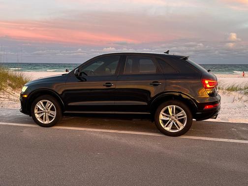 Black 2017 Audi Q3 2.0T Premium