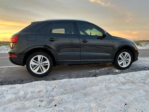 Black 2017 Audi Q3 2.0T Premium