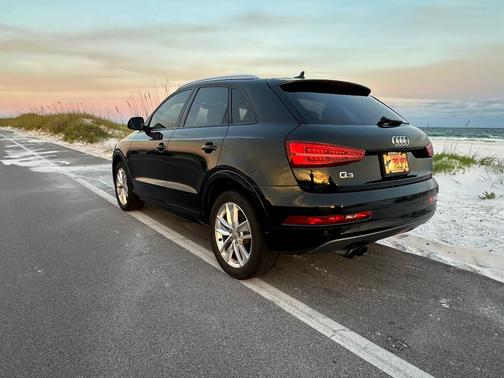 Black 2017 Audi Q3 2.0T Premium