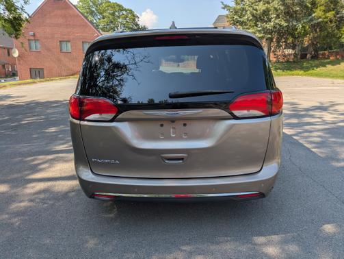 2018 Chrysler Pacifica Touring-L