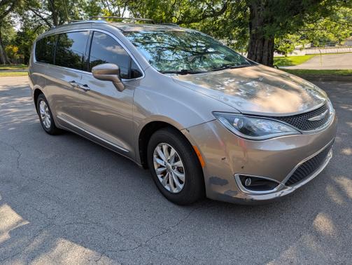 2018 Chrysler Pacifica Touring-L