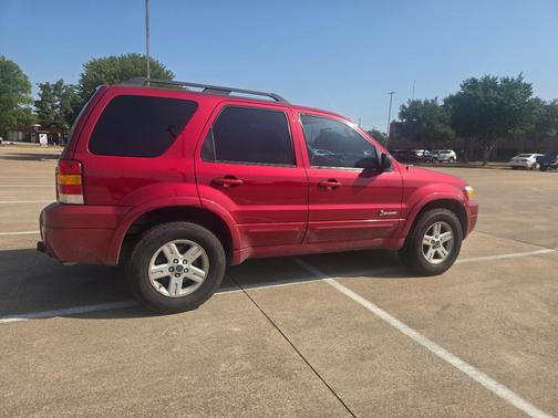 Red 2007 Ford Escape Hybrid Base
