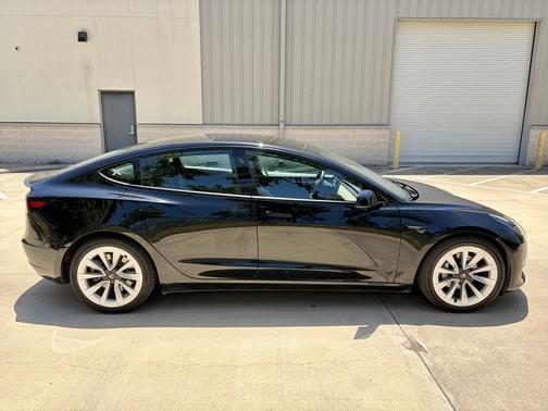 Black 2022 Tesla Model 3 Long Range