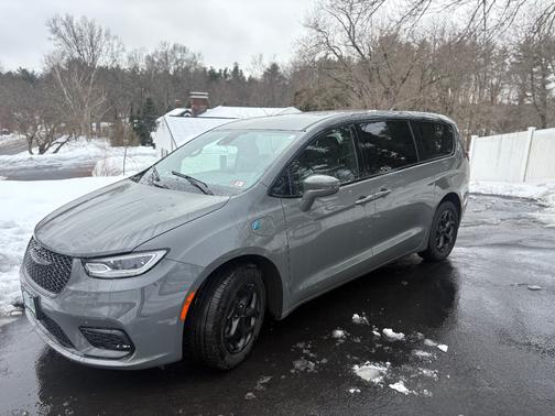 2022 Chrysler Pacifica Hybrid Touring L