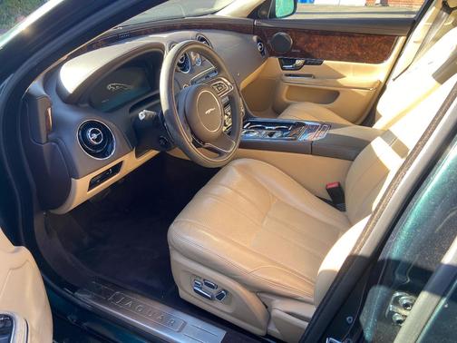 Green 2013 Jaguar XJ Base