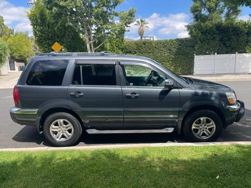 Gray 2004 Honda Pilot EX