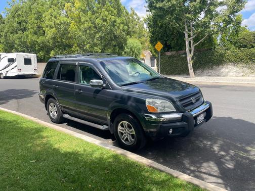 Gray 2004 Honda Pilot EX