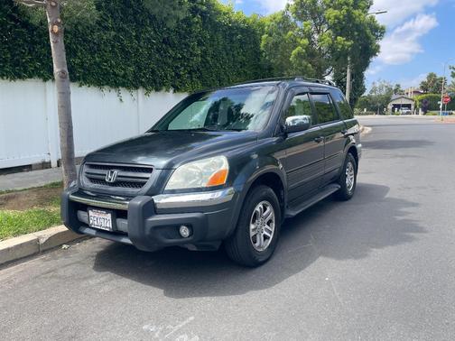 Gray 2004 Honda Pilot EX