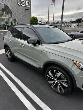 2021 Volvo XC40 Recharge Pure Electric P8 R-Design