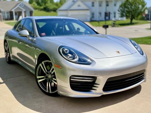 2015 Porsche Panamera GTS