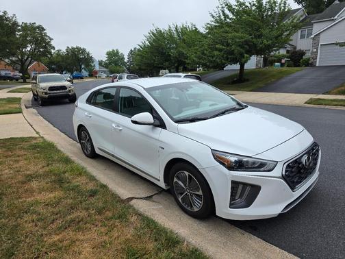 White 2020 Hyundai IONIQ Plug-In Hybrid SE