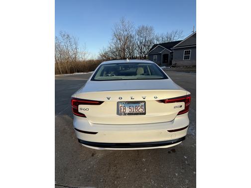 2025 Volvo S60 B5 AWD Plus