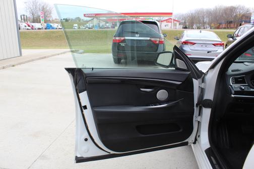 2013 BMW 550 Gran Turismo i xDrive