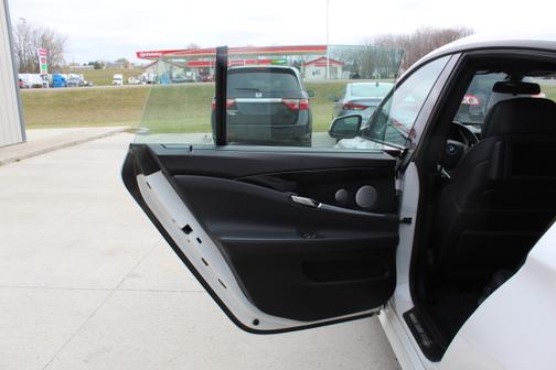 2013 BMW 550 Gran Turismo i xDrive