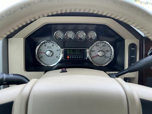 2010 Ford F-250 Lariat Super Duty Crew Cab