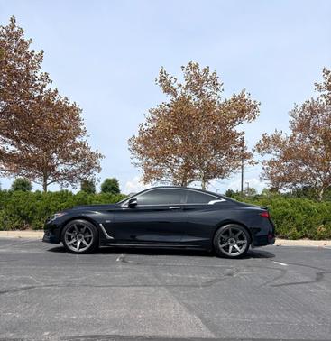 Black 2020 INFINITI Q60 3.0t LUXE