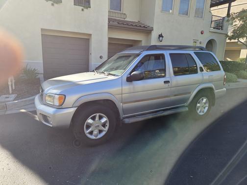 2002 Nissan Pathfinder SE