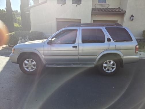 2002 Nissan Pathfinder SE