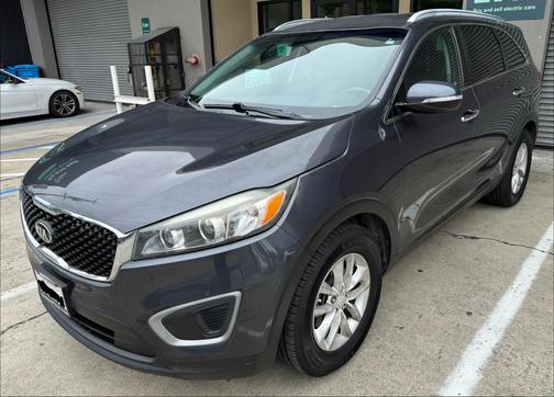 Gray 2016 Kia Sorento LX