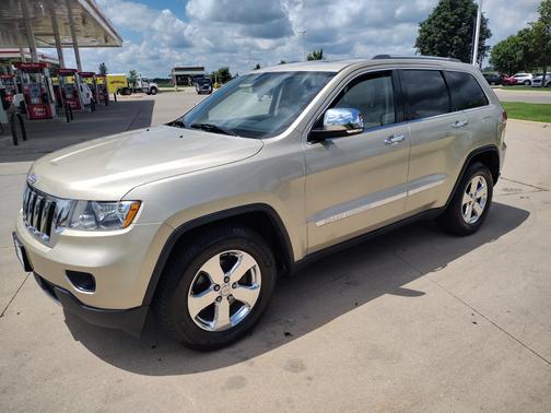 Gold 2012 Jeep Grand Cherokee Limited