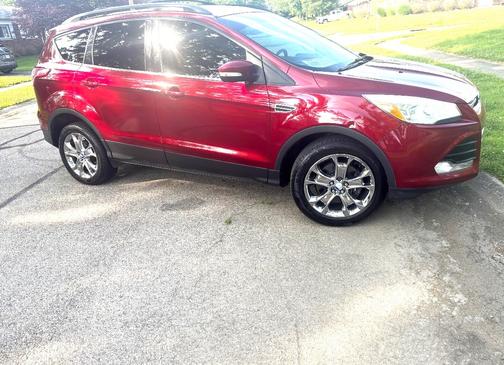 Red 2013 Ford Escape SEL