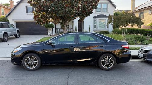 Black 2016 Toyota Camry LE