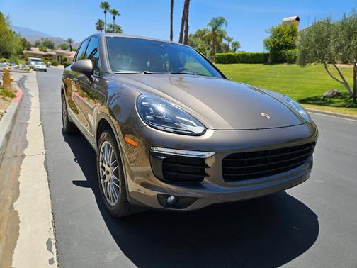 Beige 2016 Porsche Cayenne Cayenne