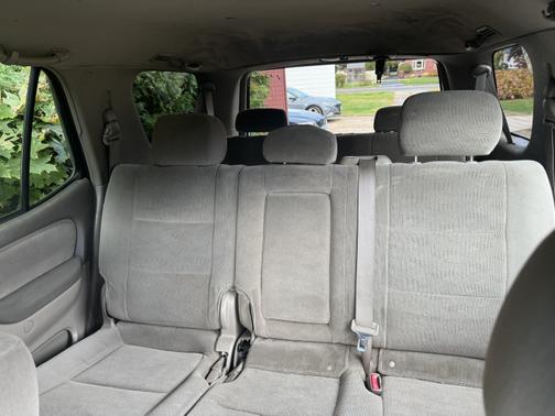 2005 Toyota Sequoia SR5