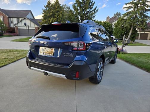 2022 Subaru Outback Touring XT