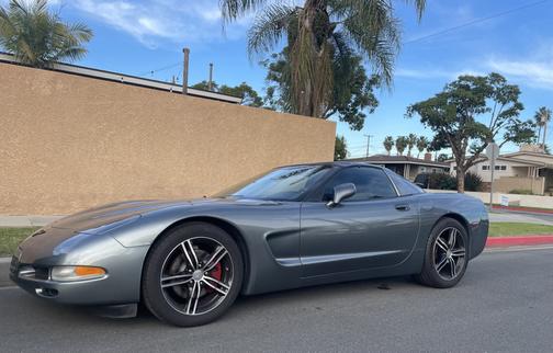 2004 Chevrolet Corvette Base