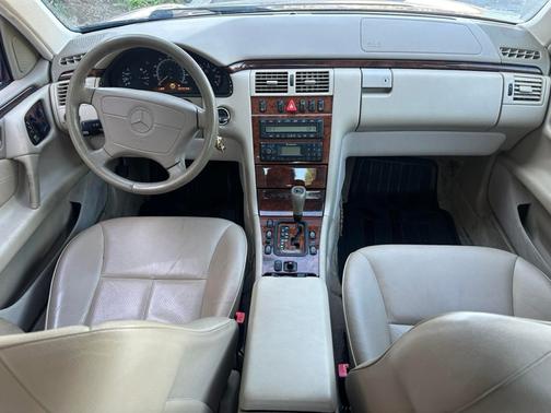 1999 Mercedes-Benz E-Class E320