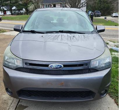 Gray 2010 Ford Focus SES
