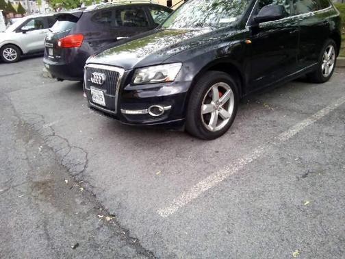 Black 2011 Audi Q5 2.0T Premium