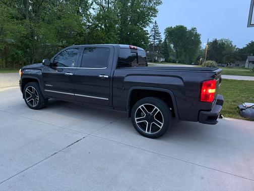 Gray 2015 GMC Sierra 1500 Denali