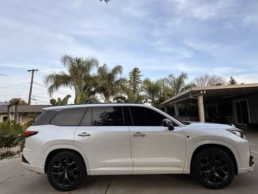 2024 Lexus TX 500h F SPORT Premium