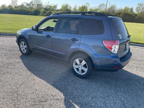 Blue 2012 Subaru Forester 2.5X