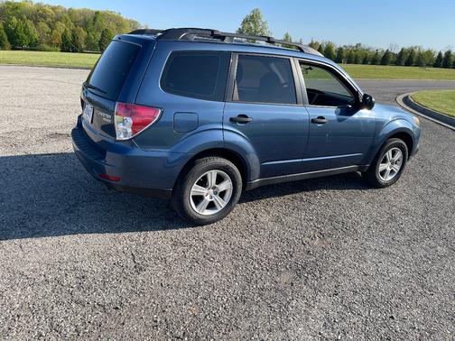 Blue 2012 Subaru Forester 2.5X