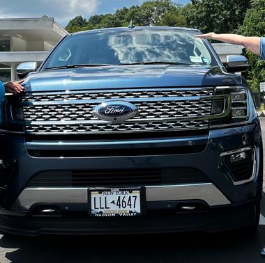 Blue 2018 Ford Expedition Platinum