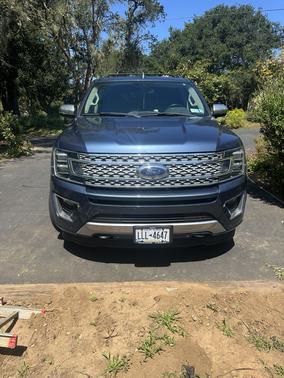 Blue 2018 Ford Expedition Platinum