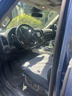 Blue 2018 Ford Expedition Platinum