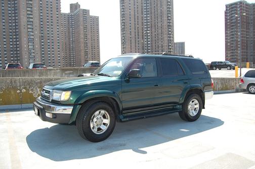 Green 2000 Toyota 4Runner SR5 4WD