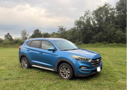 Blue 2017 Hyundai TUCSON SE