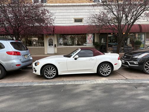 2019 FIAT 124 Spider Lusso