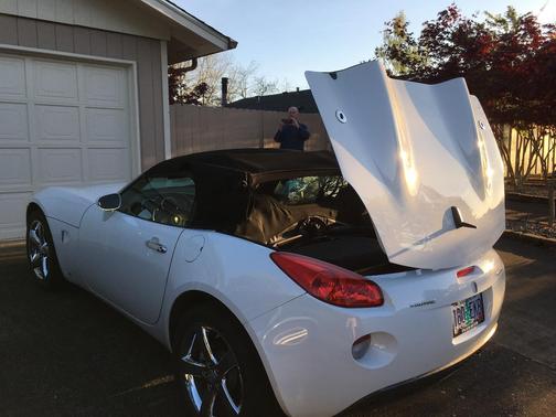 White 2008 Pontiac Solstice Base