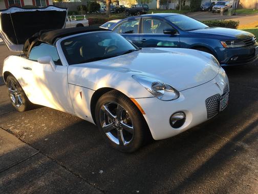 White 2008 Pontiac Solstice Base