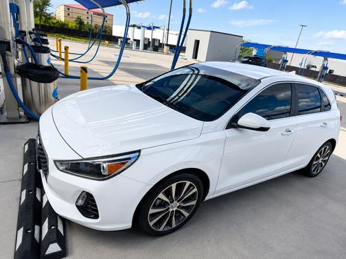 White 2018 Hyundai Elantra GT Base