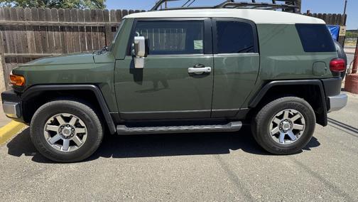 Green 2014 Toyota FJ Cruiser Base