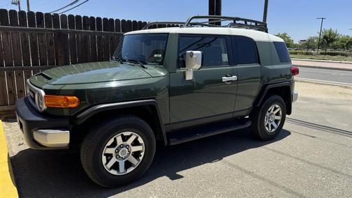 Green 2014 Toyota FJ Cruiser Base