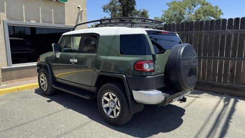 Green 2014 Toyota FJ Cruiser Base
