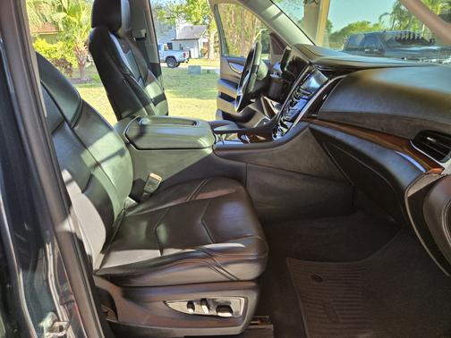 2020 Cadillac Escalade Premium Luxury